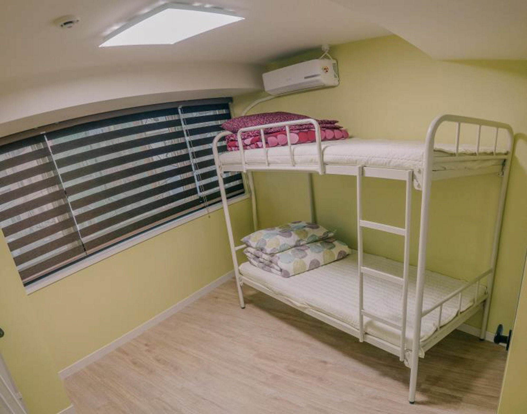 Kingkong Guesthouse Busan Bagian luar foto